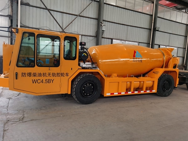 礦用濕噴臺(tái)車(chē)，礦用混凝土泵，礦用攪拌機(jī)發(fā)貨
